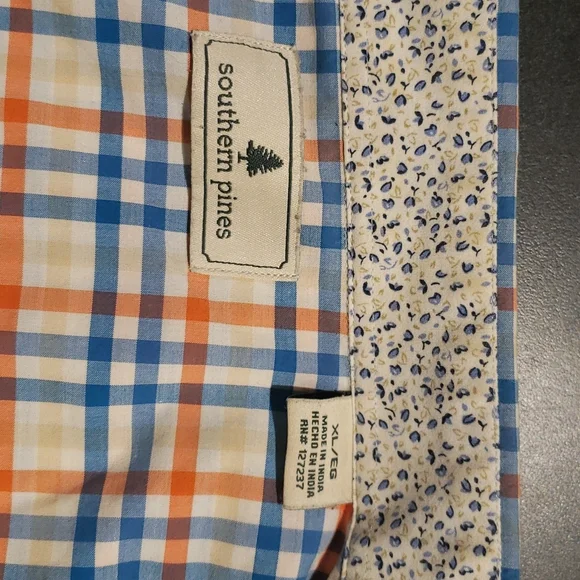 Button down - Picture 3 of 3